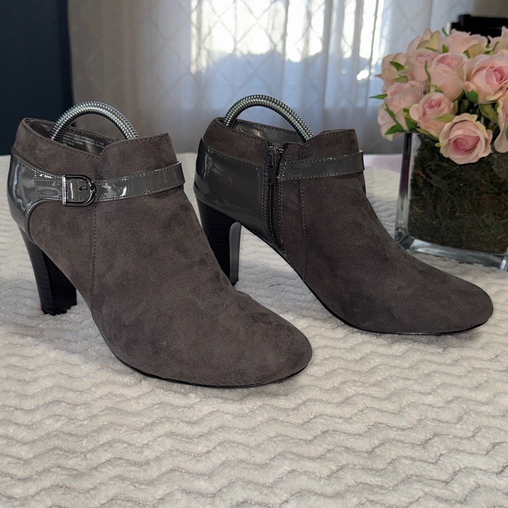 Karen Scott Grey Ankle Booties Women’s size 9